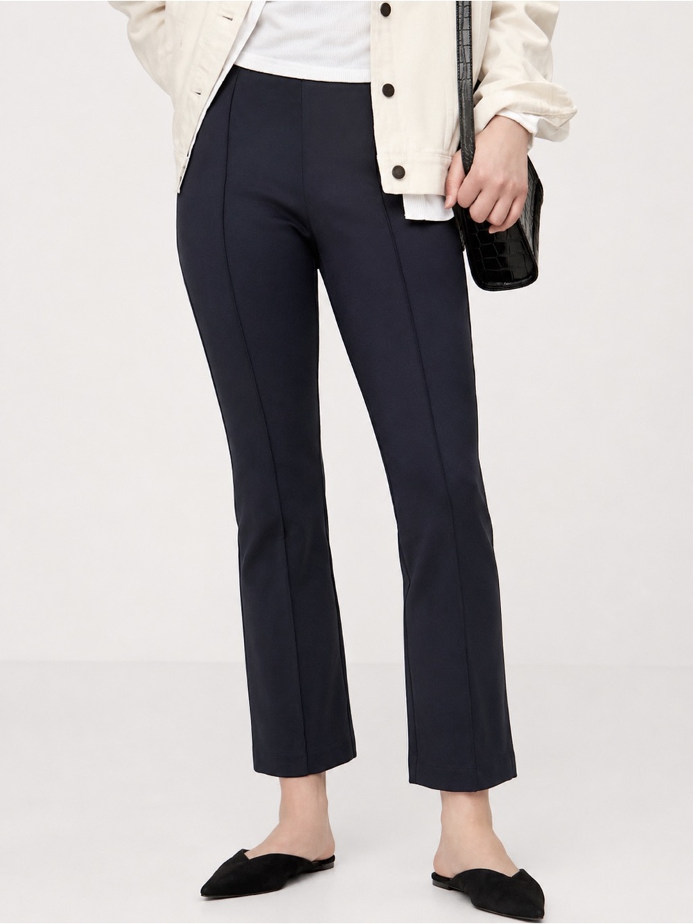 Banana Republic Crop Flare Everywhere Ponte Pull-On Pants Size M Career Casual
